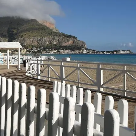 Apartment Vintage 67 Mondello *